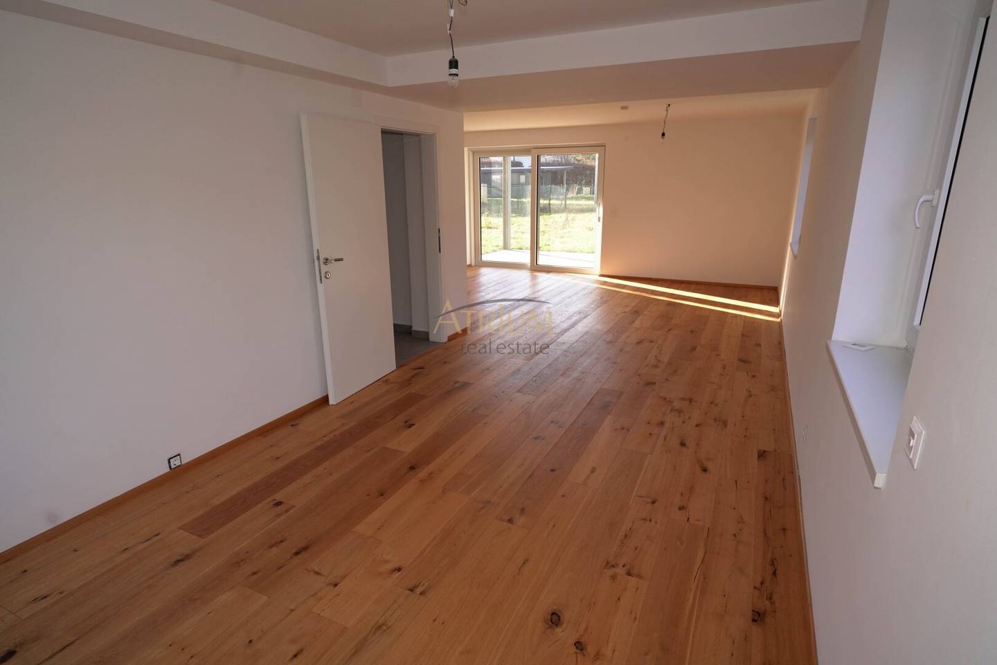 Apartment in quiet green with garden and terrace