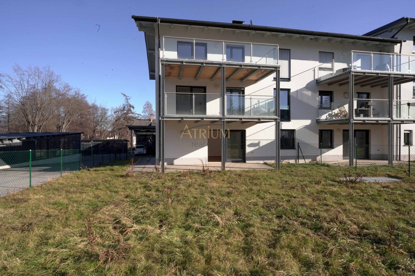 Apartment in quiet green with garden and terrace
