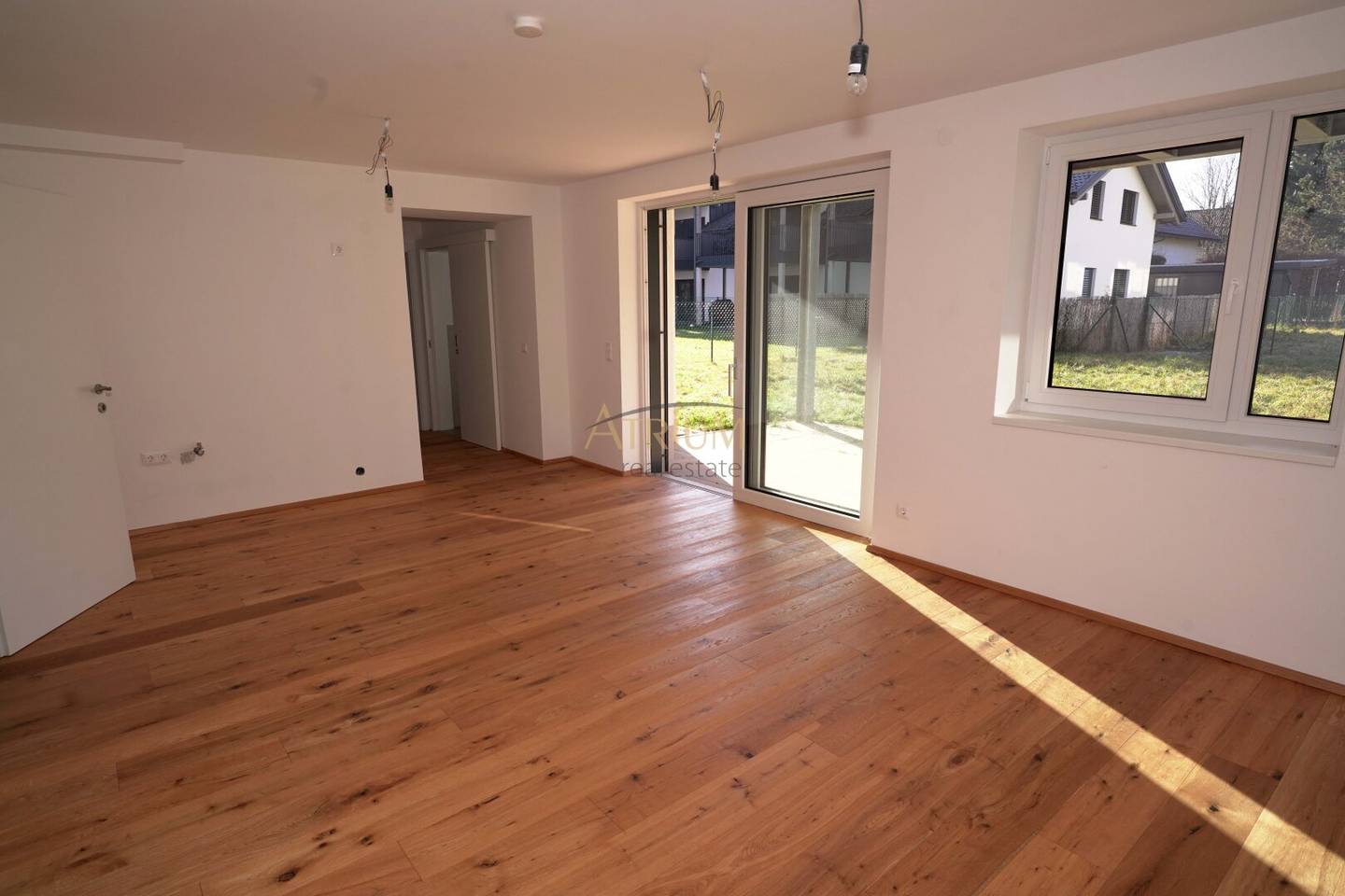 Apartment with garden in quiet lakeside setting