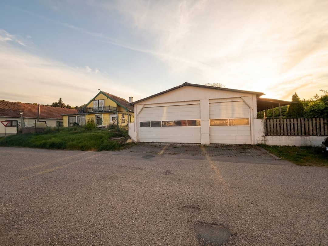 Building land in Kreuth near Vienna, 926 m²