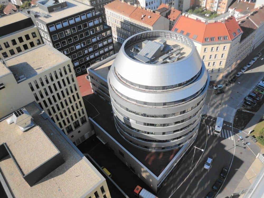 TOWN TOWN Office 1000 m² Ground Floor