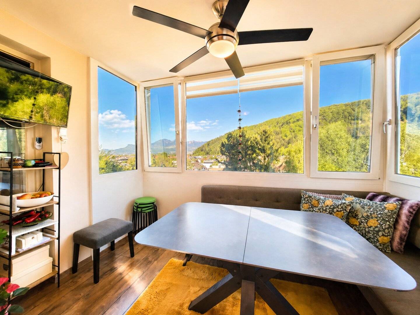 Apartment with living winter garden and wide view