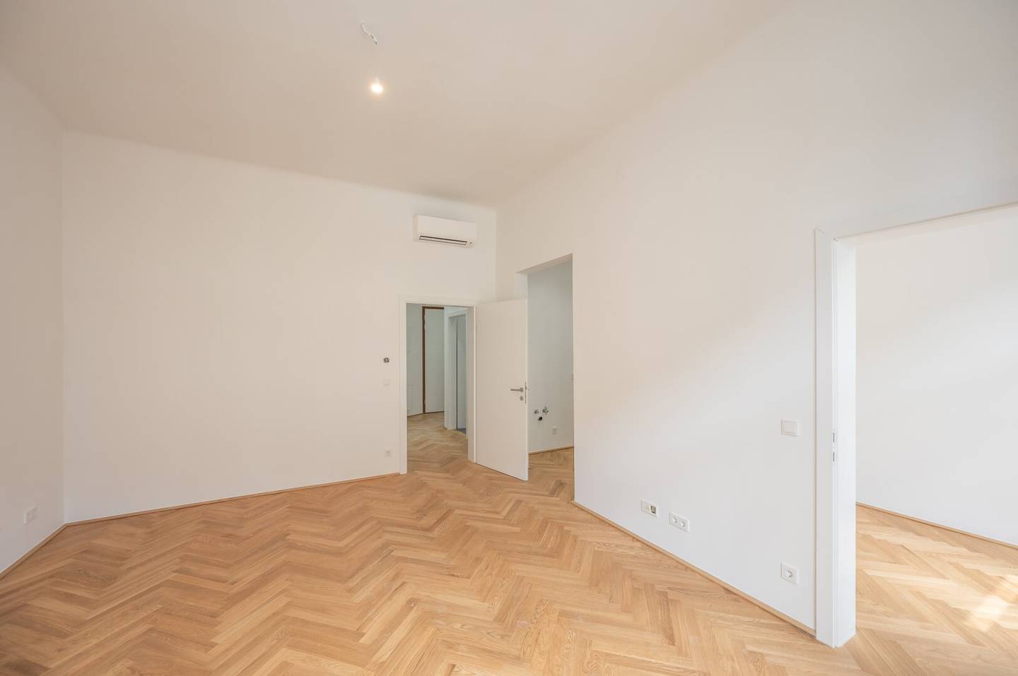 Apartment newly renovated with loggia