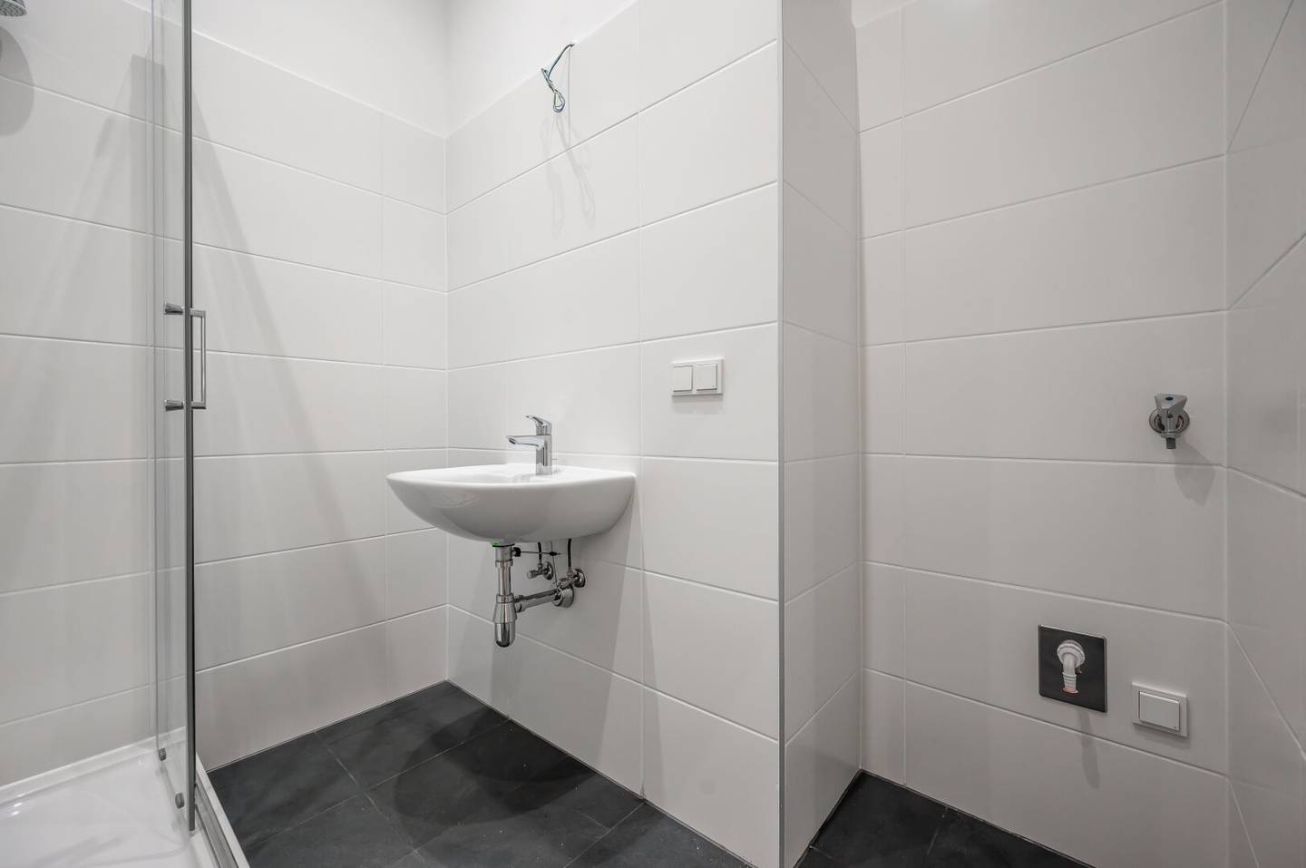 First occupancy renovated apartment with balcony