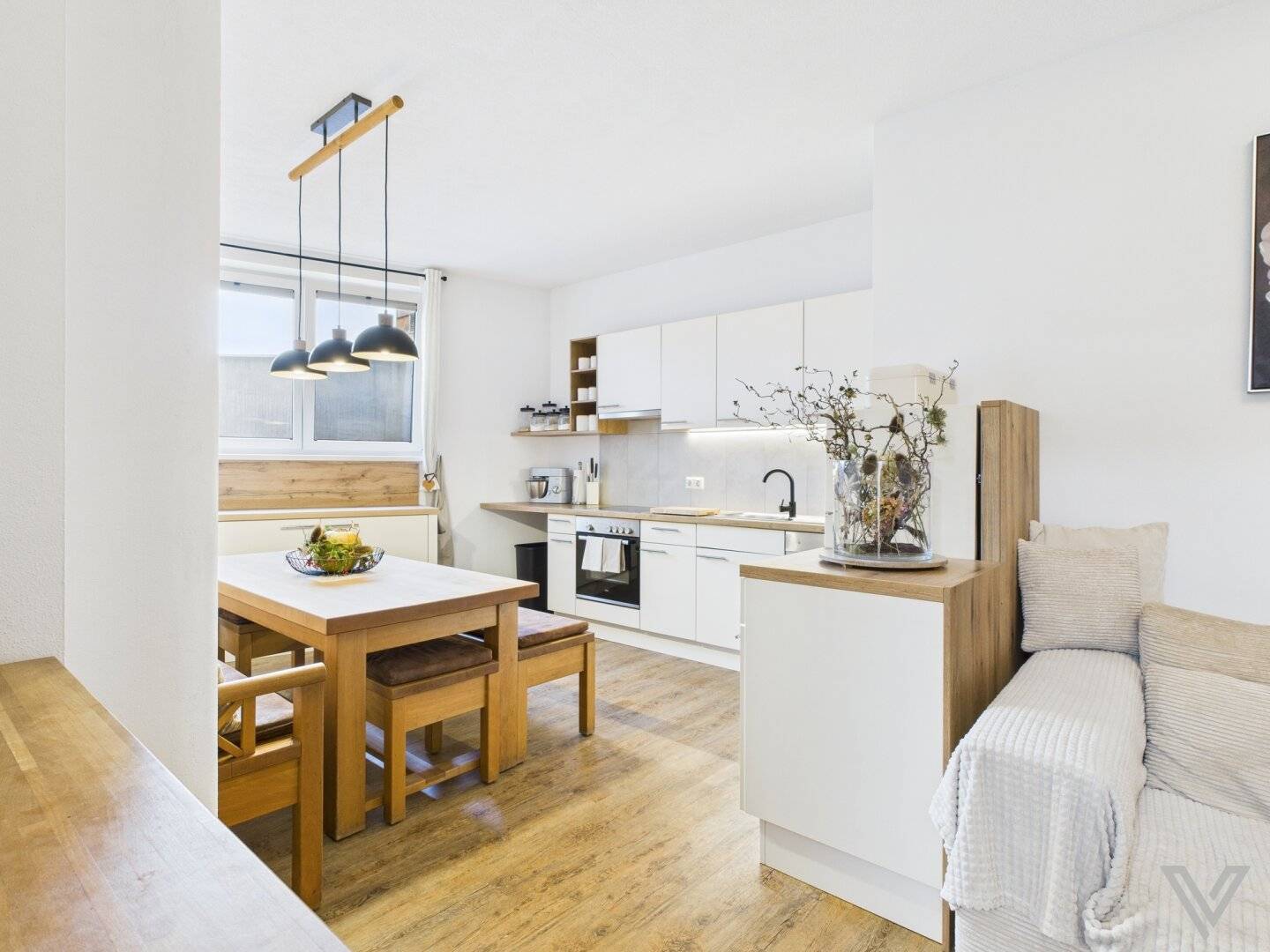 Ground floor apartment with two parking spaces near the lake