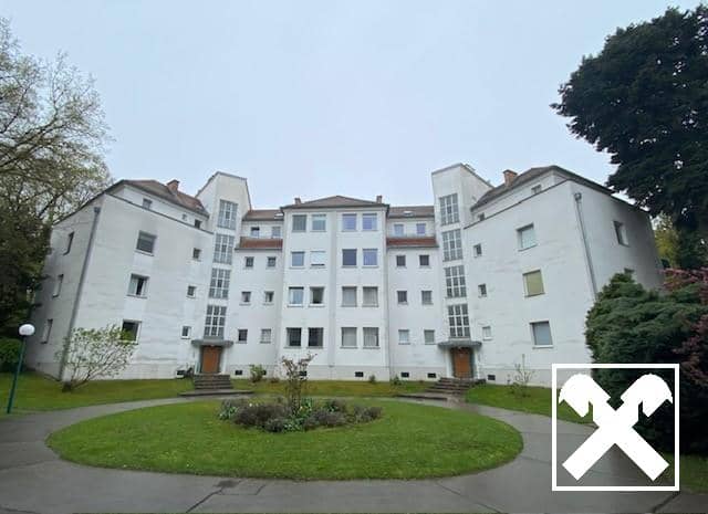 Wohnung in ruhiger Grünlage nahe Schlosspark mit Balkon