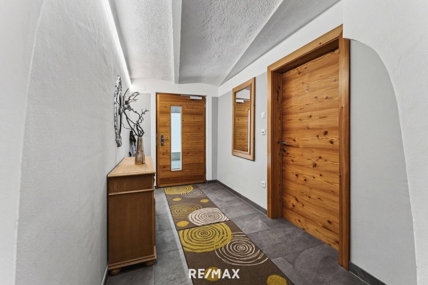 Residential and Commercial Bldg Lofer