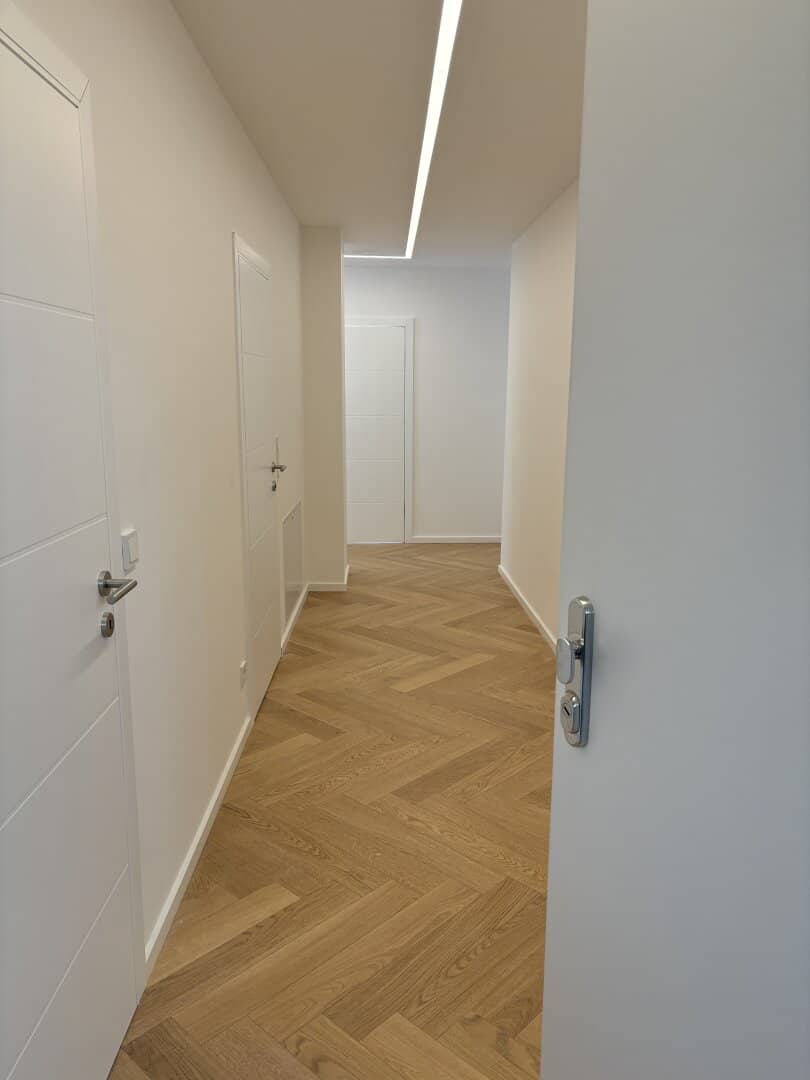 Apartment with View and Lift in Center