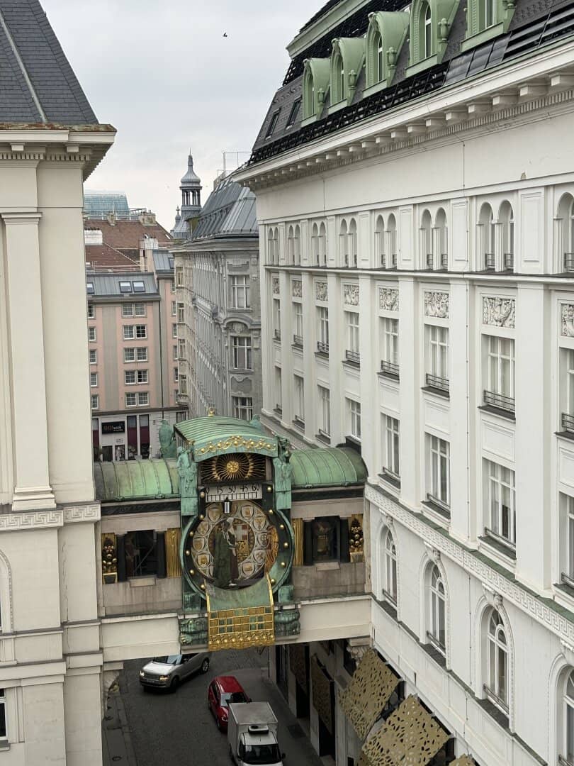 Apartment with View and Lift in Center