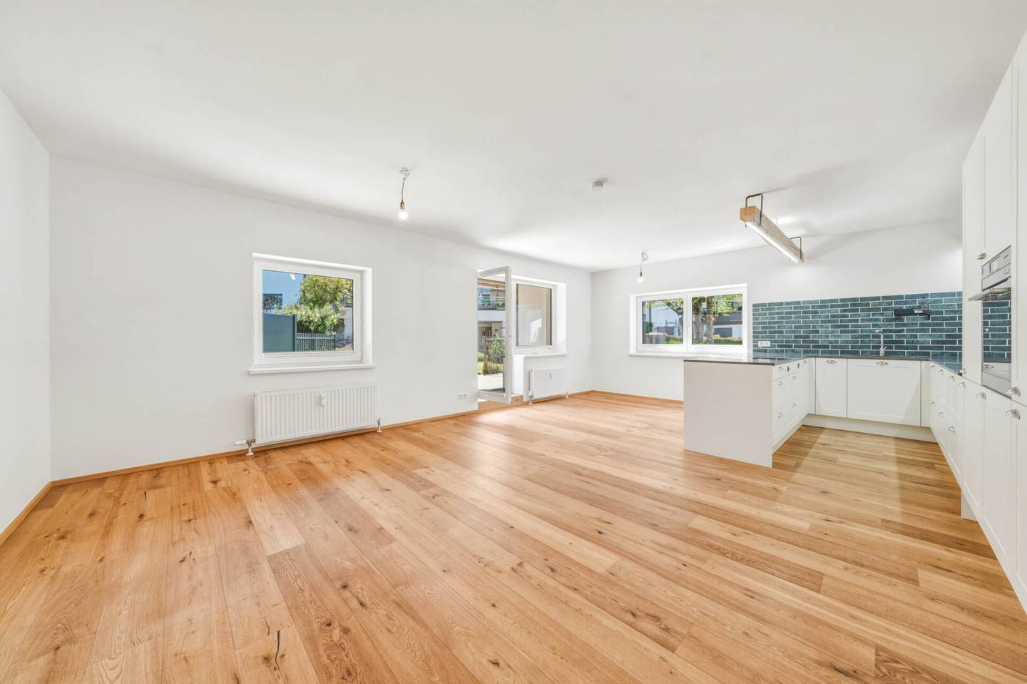 Ferienwohnung Ötztal Bahnhof sonniger Garten