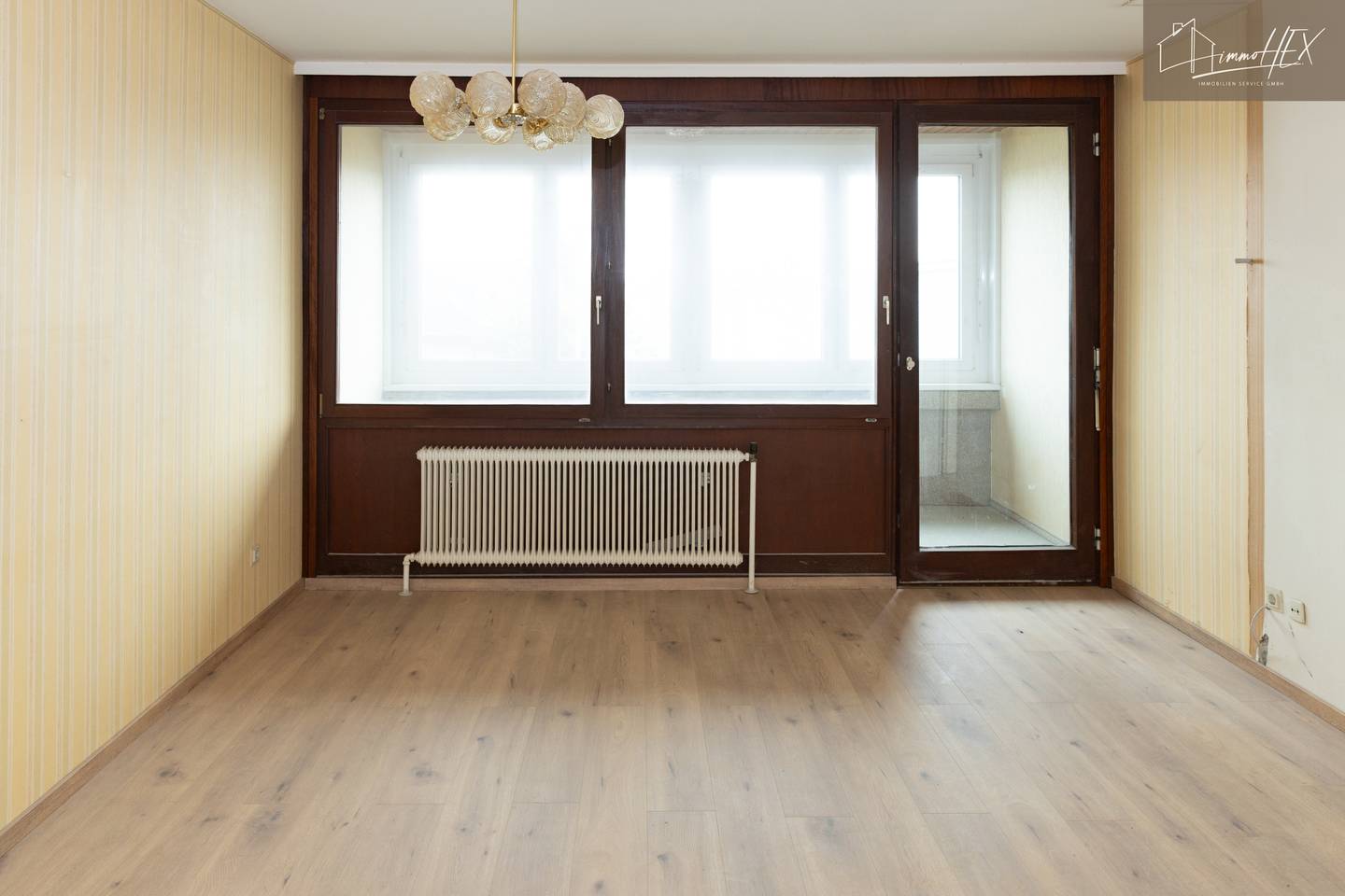 Wohnung mit verglaster Loggia Lift nahe Bahnhof