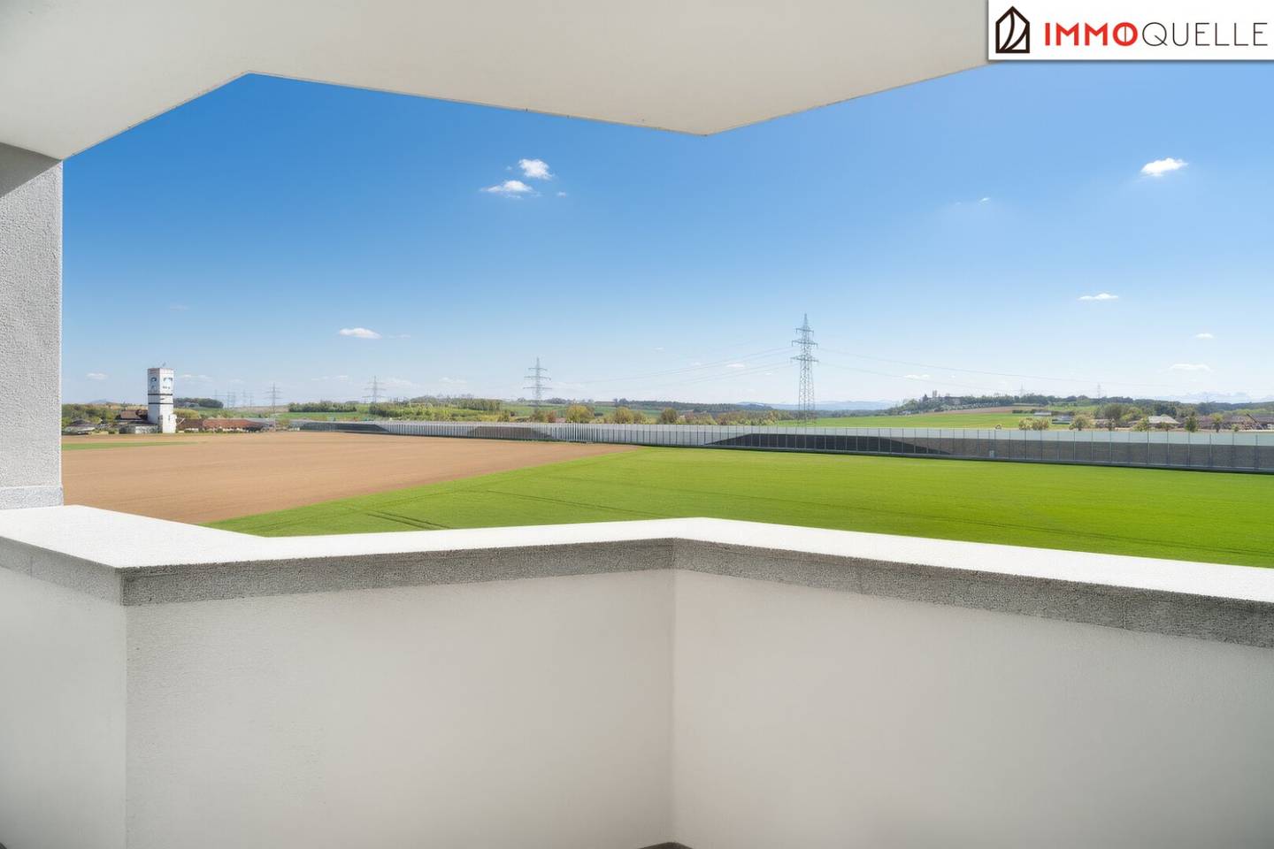 Großzügige 3 Zimmer Wohnung Loggia Tiefgarage