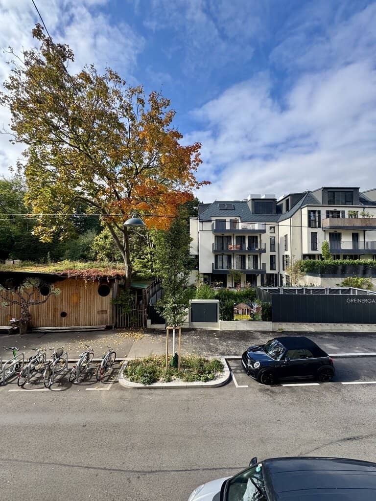 Nächst Q19 und Straßenbahn D! Zentral begehbarer 2-Zimmer-Altbau in West-Ost-Ausrichtung