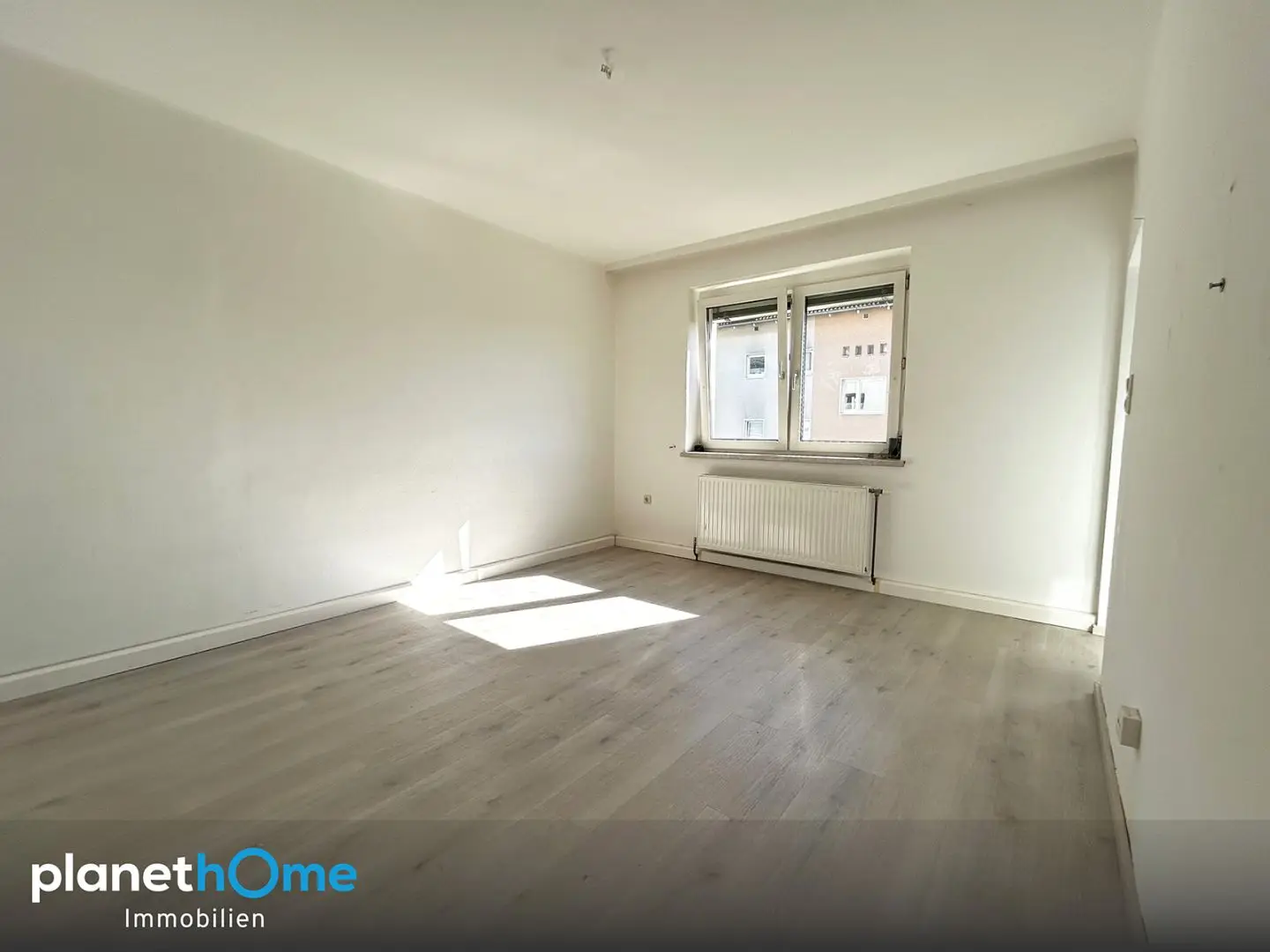 apartment with new built in kitchen and garden