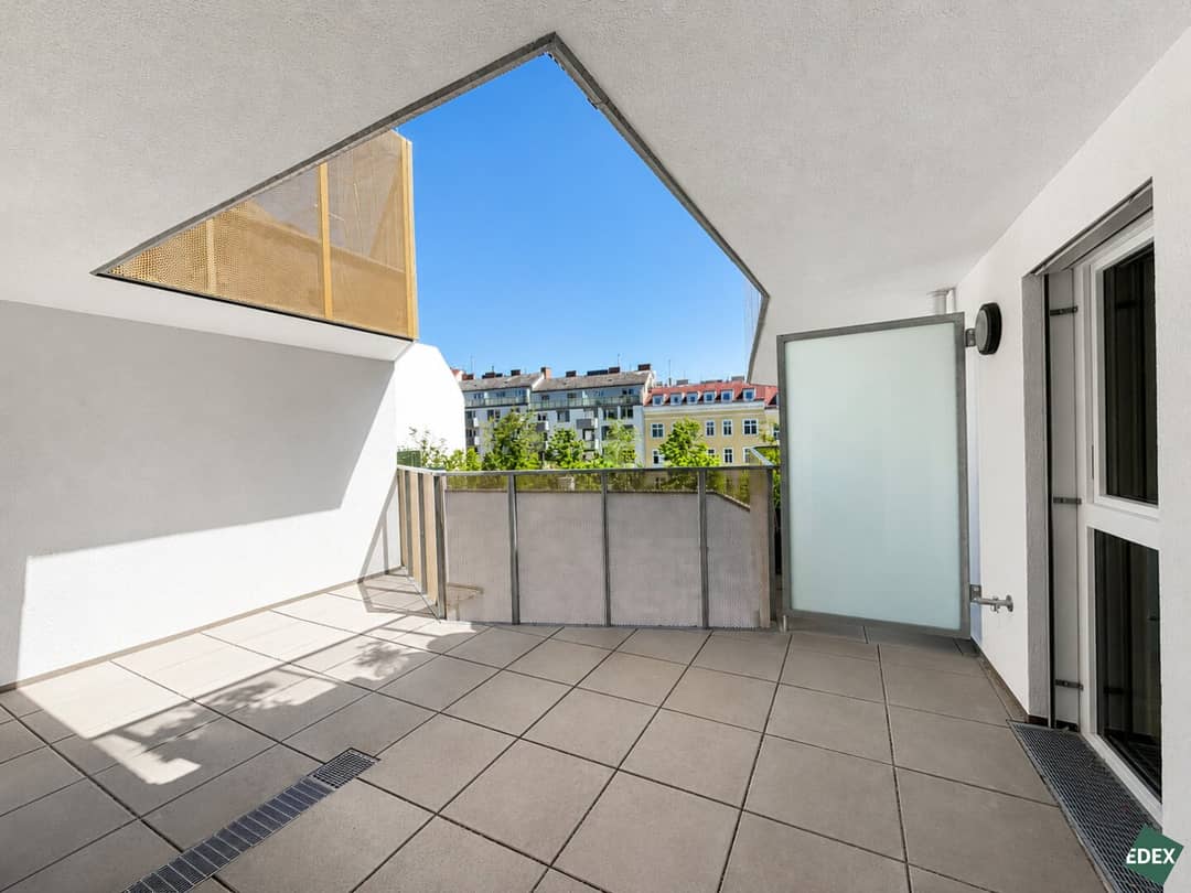 Modern 3-Room Apartment with Balcony in Penzing