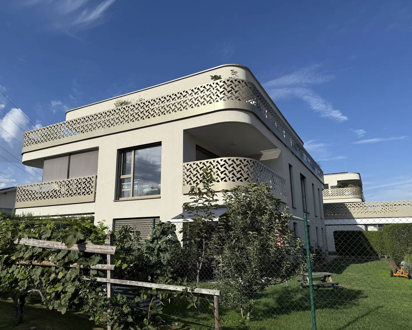Neuwertige sonnige 3 Zimmer Wohnung mit Terrasse