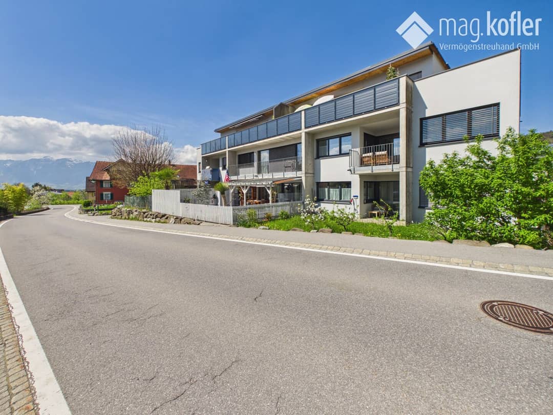 3-room apartment with loggia in Weiler