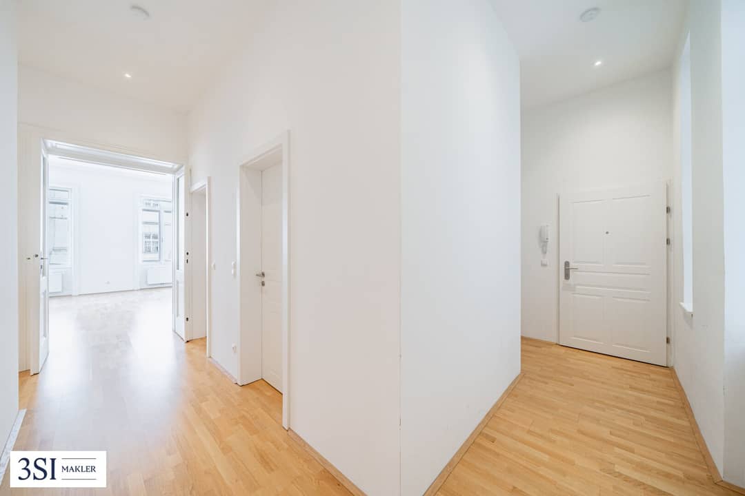 4-Room Altbau Apartment Landstraße