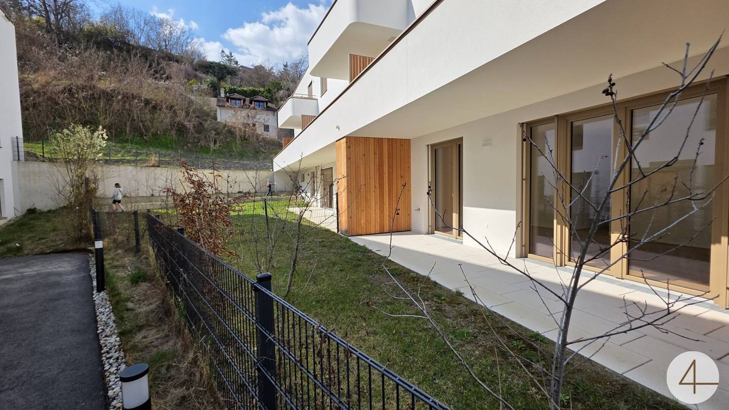 Neubauwohnung mit Garten hochwertig ausgestattet