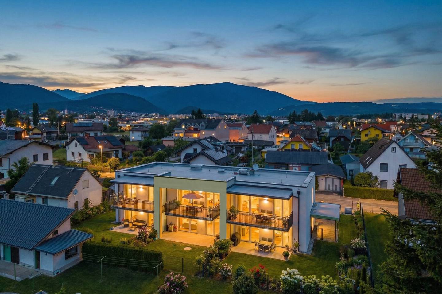 Penthouse with balcony and carport in Villach