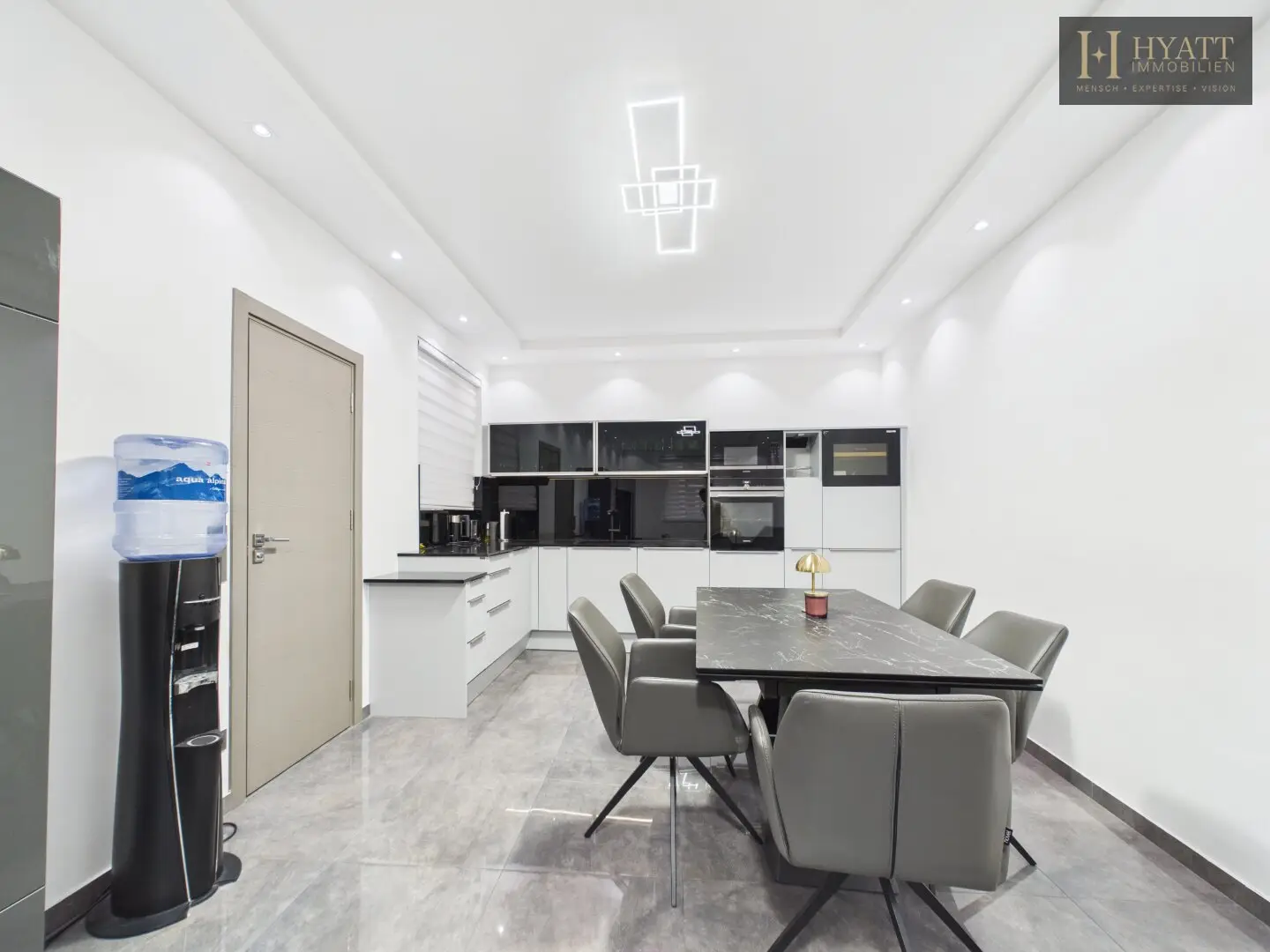 Wohnung zentrale Lage mit offener Küche und Aufzug