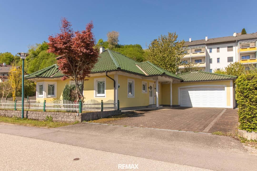 Bungalow in Grünburg with Steyrtal view