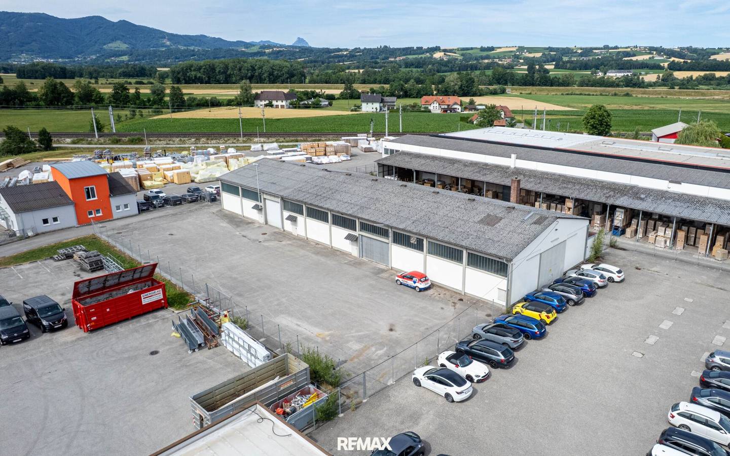 Mitten im Gewerbegebiet Auern - fast 1.000 m² Halle für Produktion oder Logistik