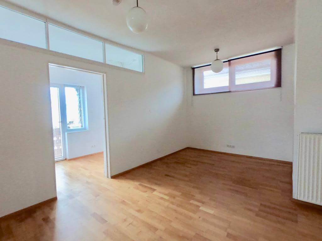 Apartment with garden and terrace in center