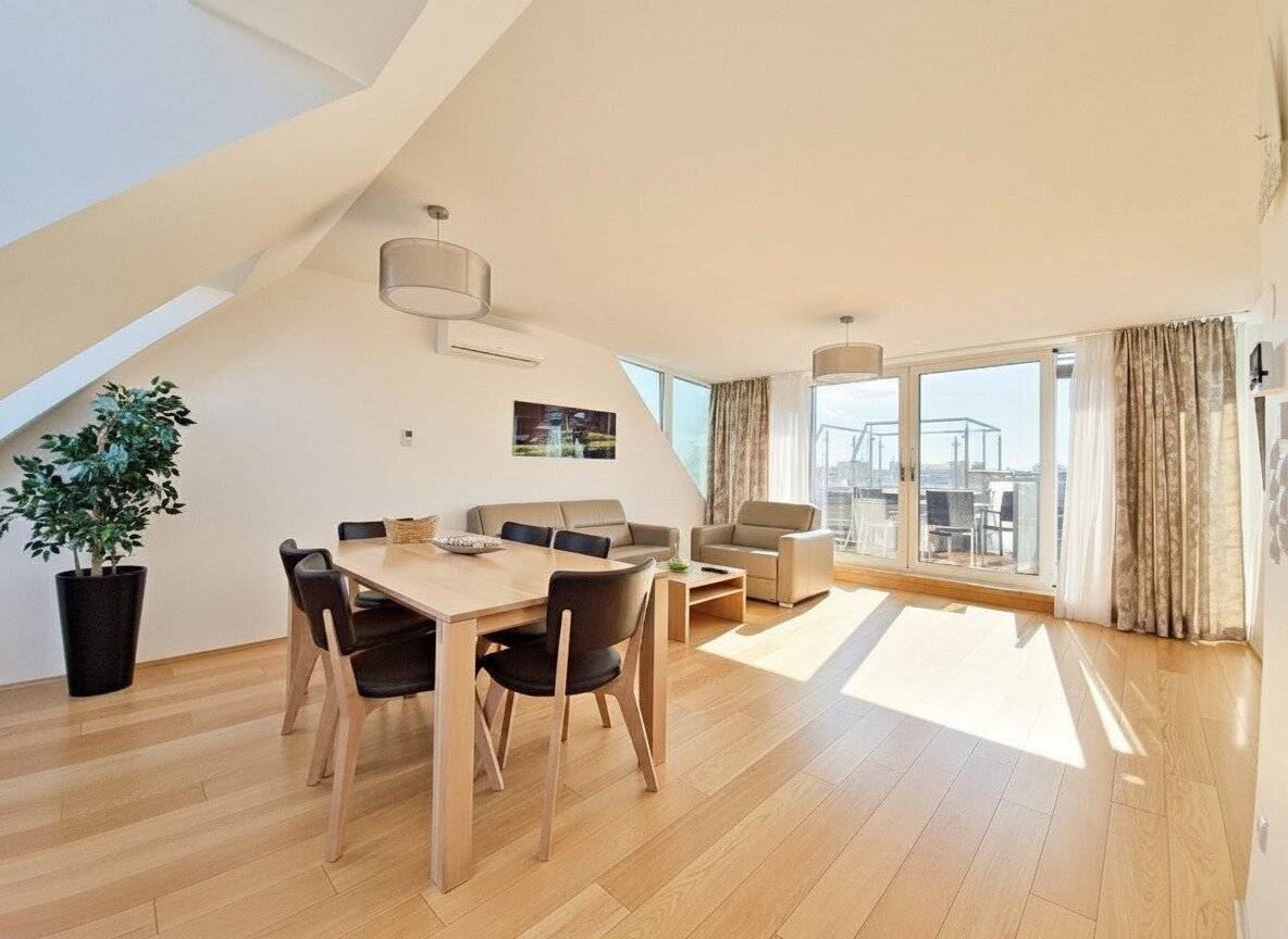 Attic apartment with two terraces near Augarten