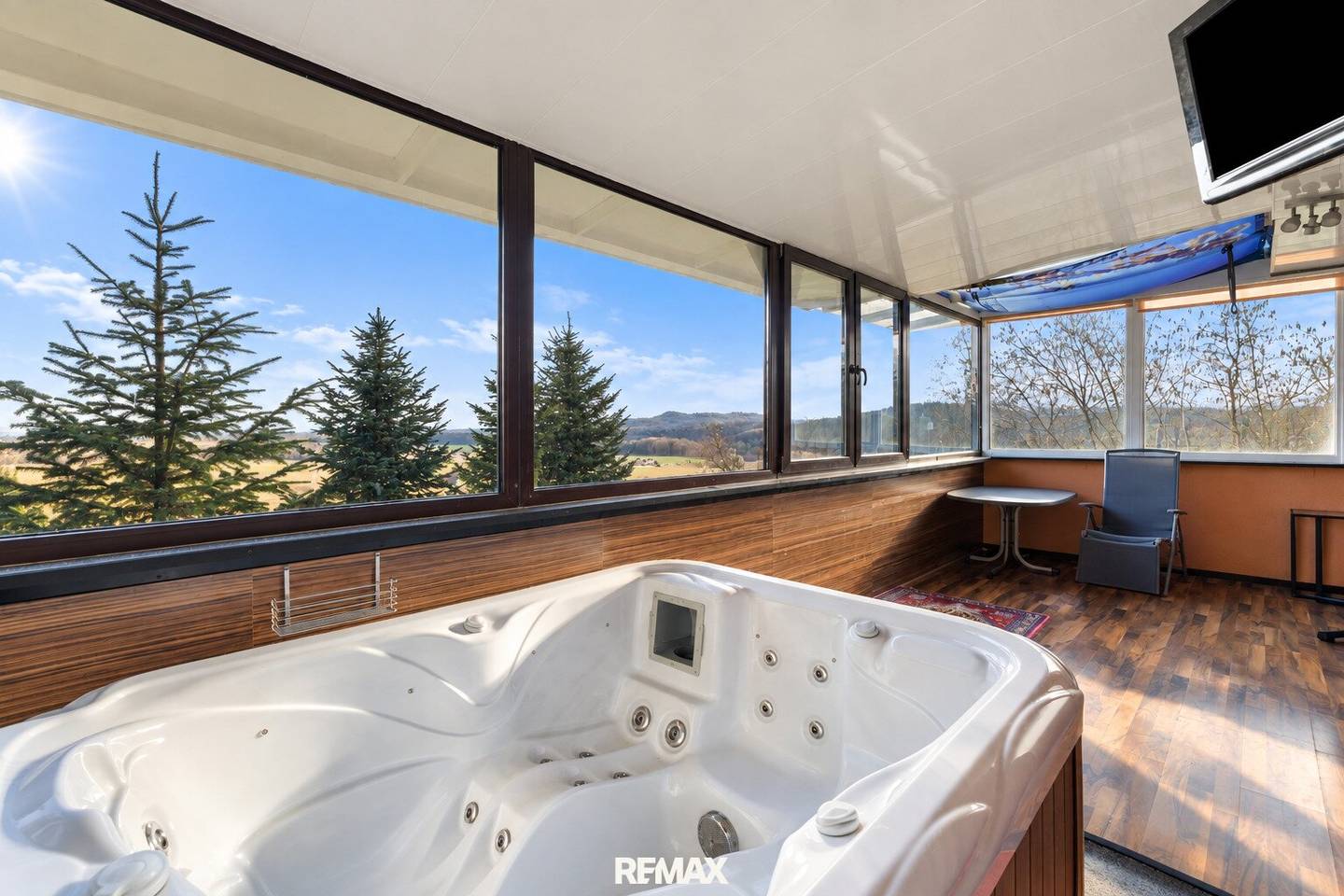 Family Home with Panorama View in Langaberg