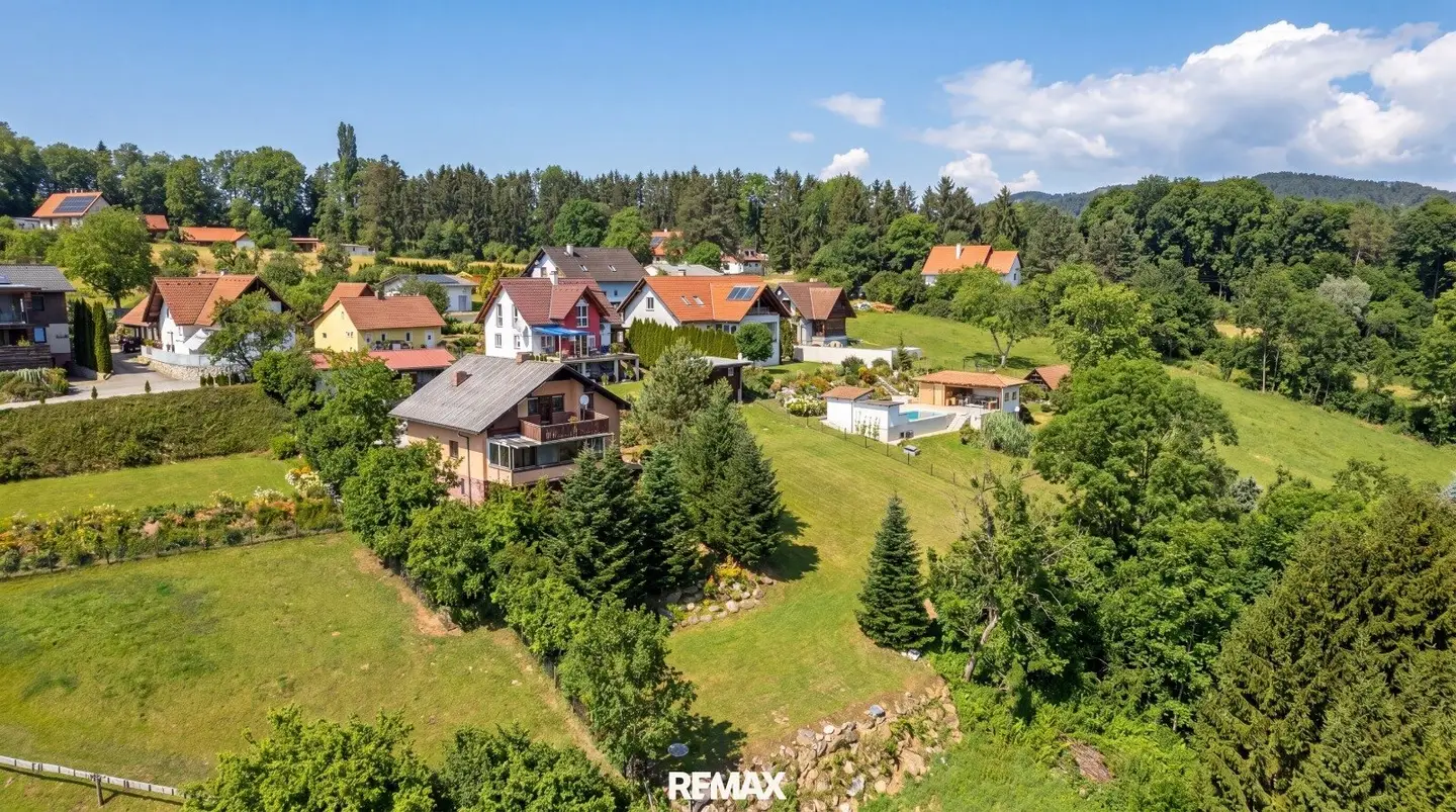 Family Home with Panorama View in Langaberg