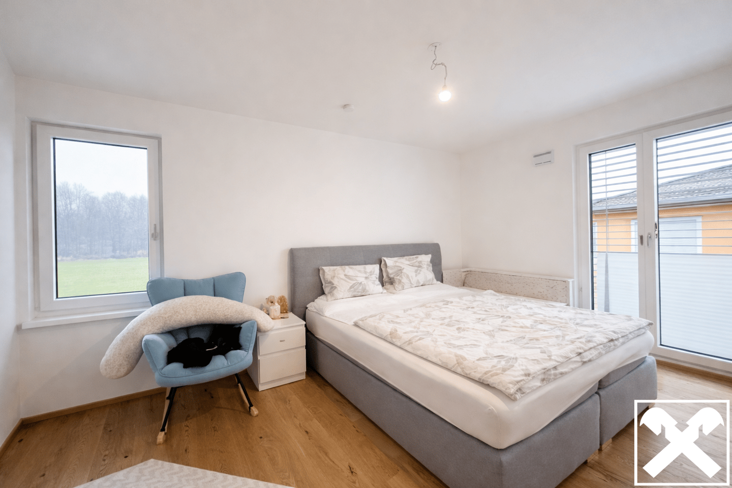 Neubauwohnung with bright living area and balcony