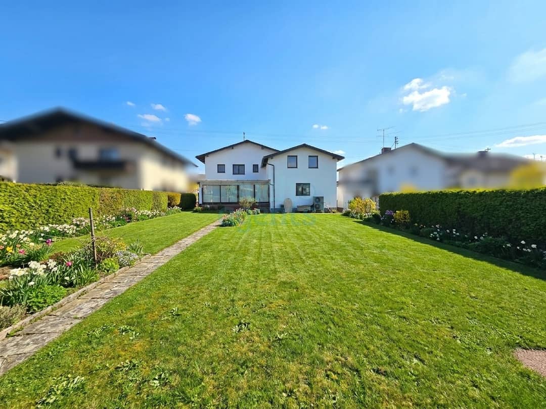 Spacious House with 2 Units in Sattledt