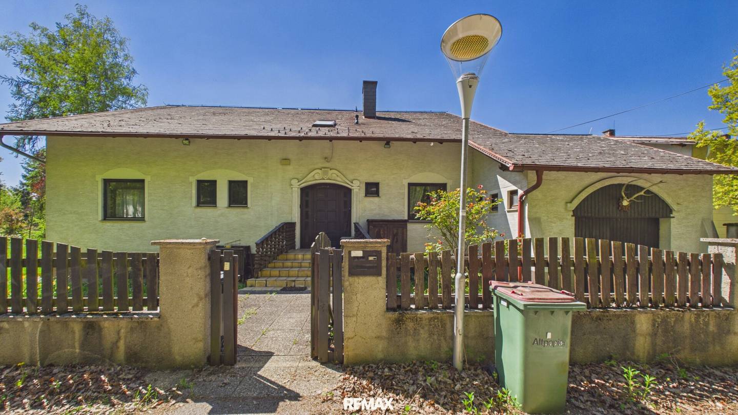 House with 2 units in Niederkreuzstetten