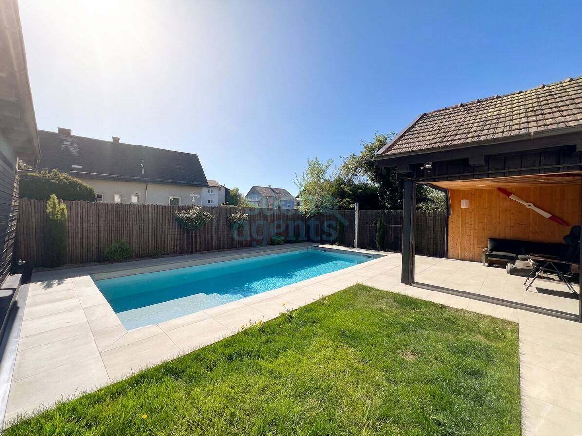 Modernisiertes Familienhaus mit Pool