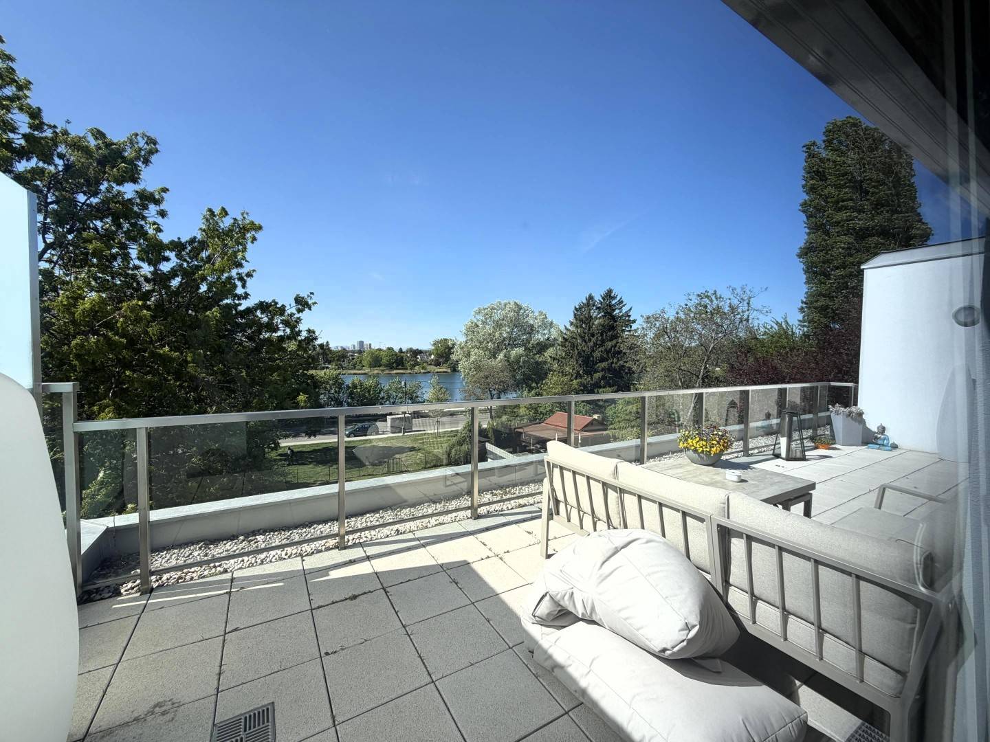 Apartment with terraces and Old Danube view