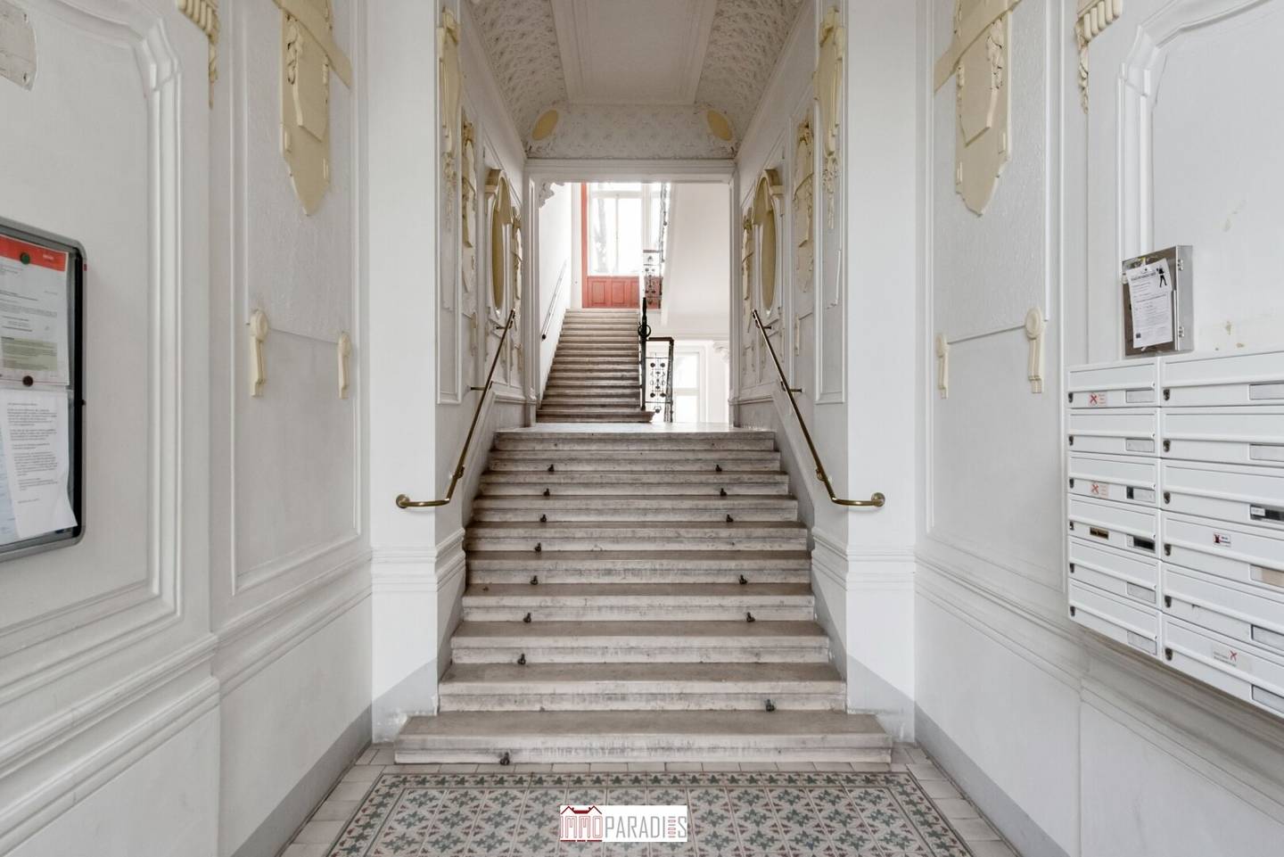 Old building apartment with Schönbrunn view and elevator