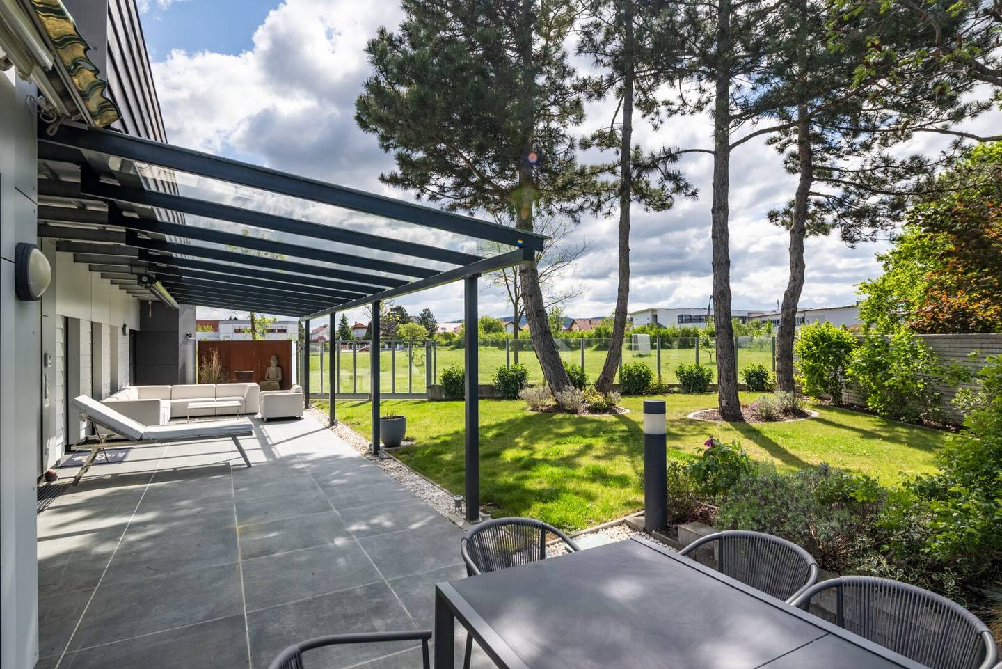 Designerhaus mit Pool in Wiener Neustadt