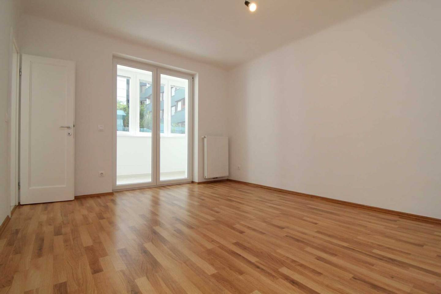 2-Room Loggia Flat Meidling