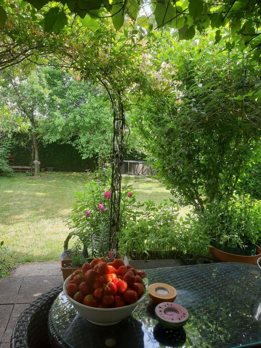 Ruhige Erdgeschosswohnung mit großem Privatgarten