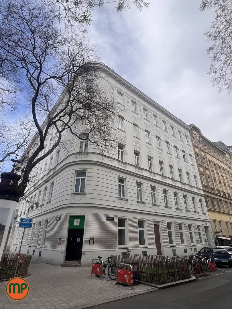 Altbauwohnung nahe Hundertwasserhaus mit Kabinett