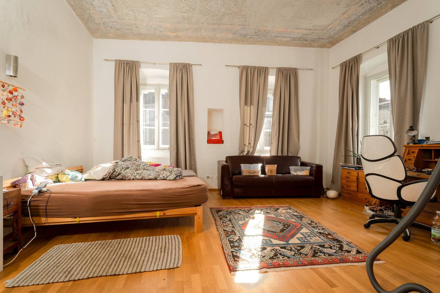 Apartment on the first floor near DPU