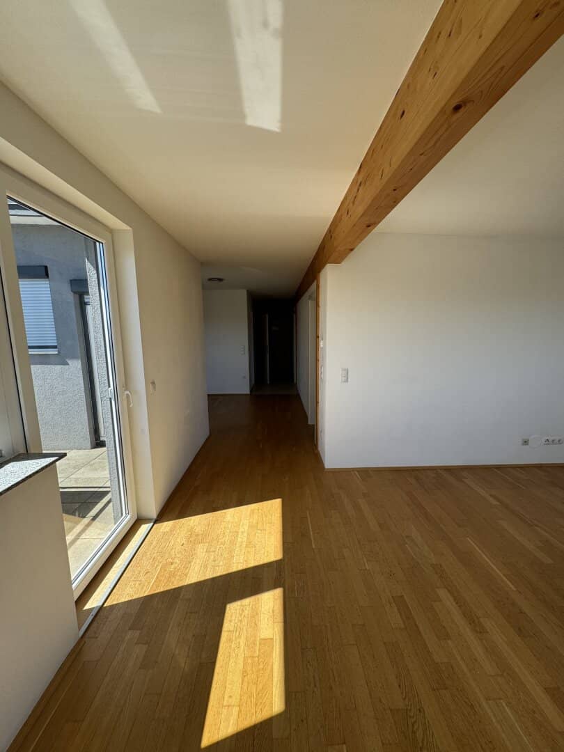 Wohnung mit großer Dachterrasse und offener Wohnküche