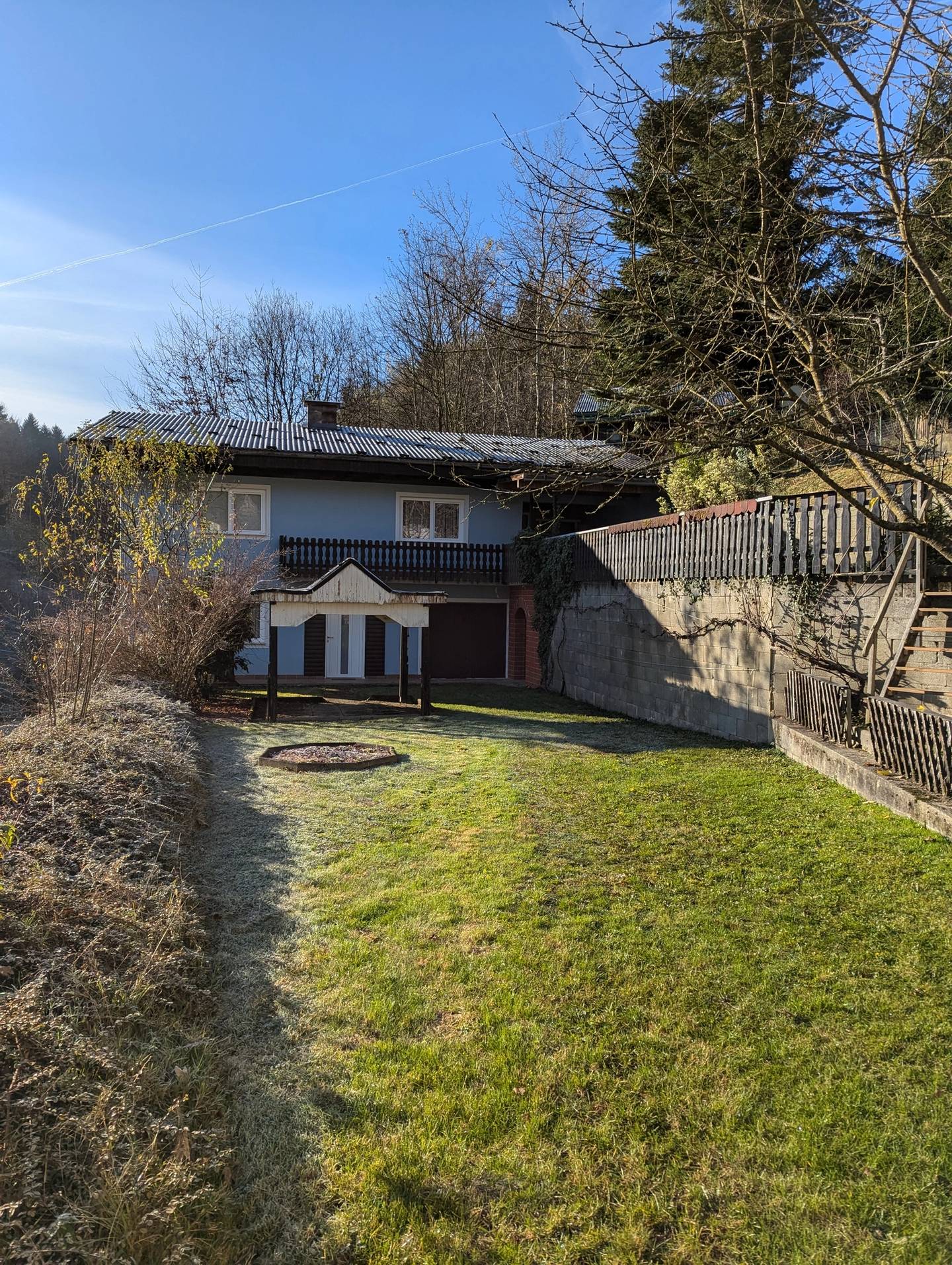 Geräumiges Haus mit Grundstück