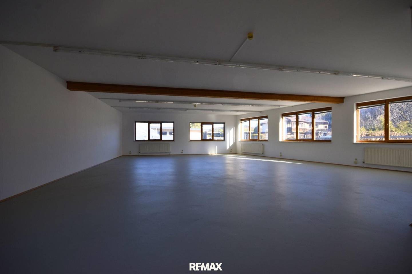 Office space 380m² Natters to rent