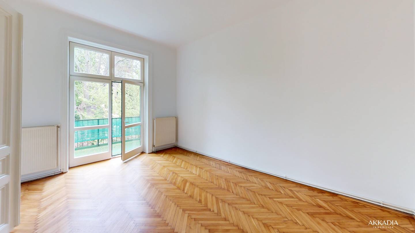 Stilvolle Altbauwohnung mit Balkon und Grünblick