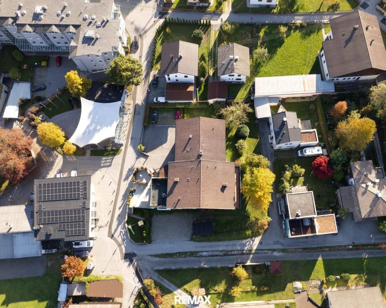 Liegenschaft mit Wohnungen- und Gewerbeeinheiten