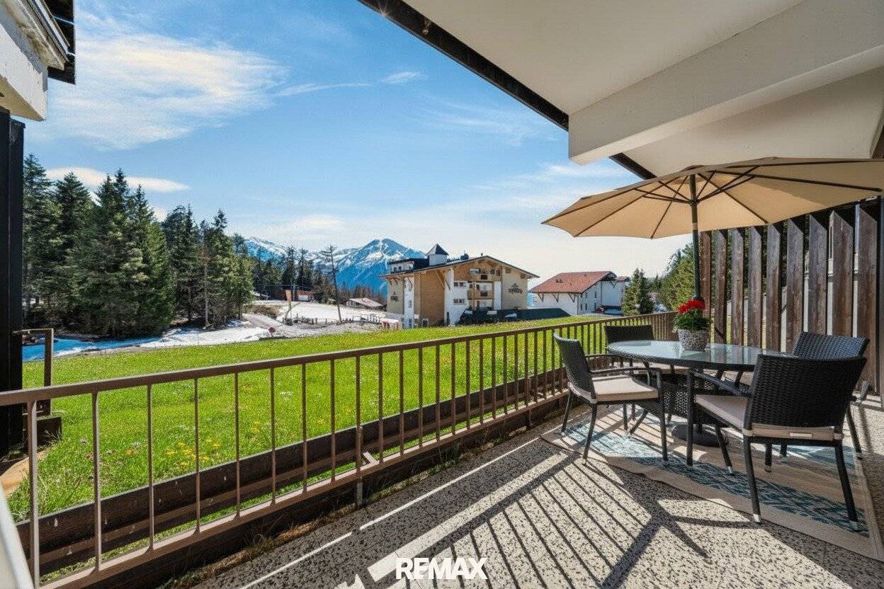 Apartment in quiet location with terrace and panoramic view