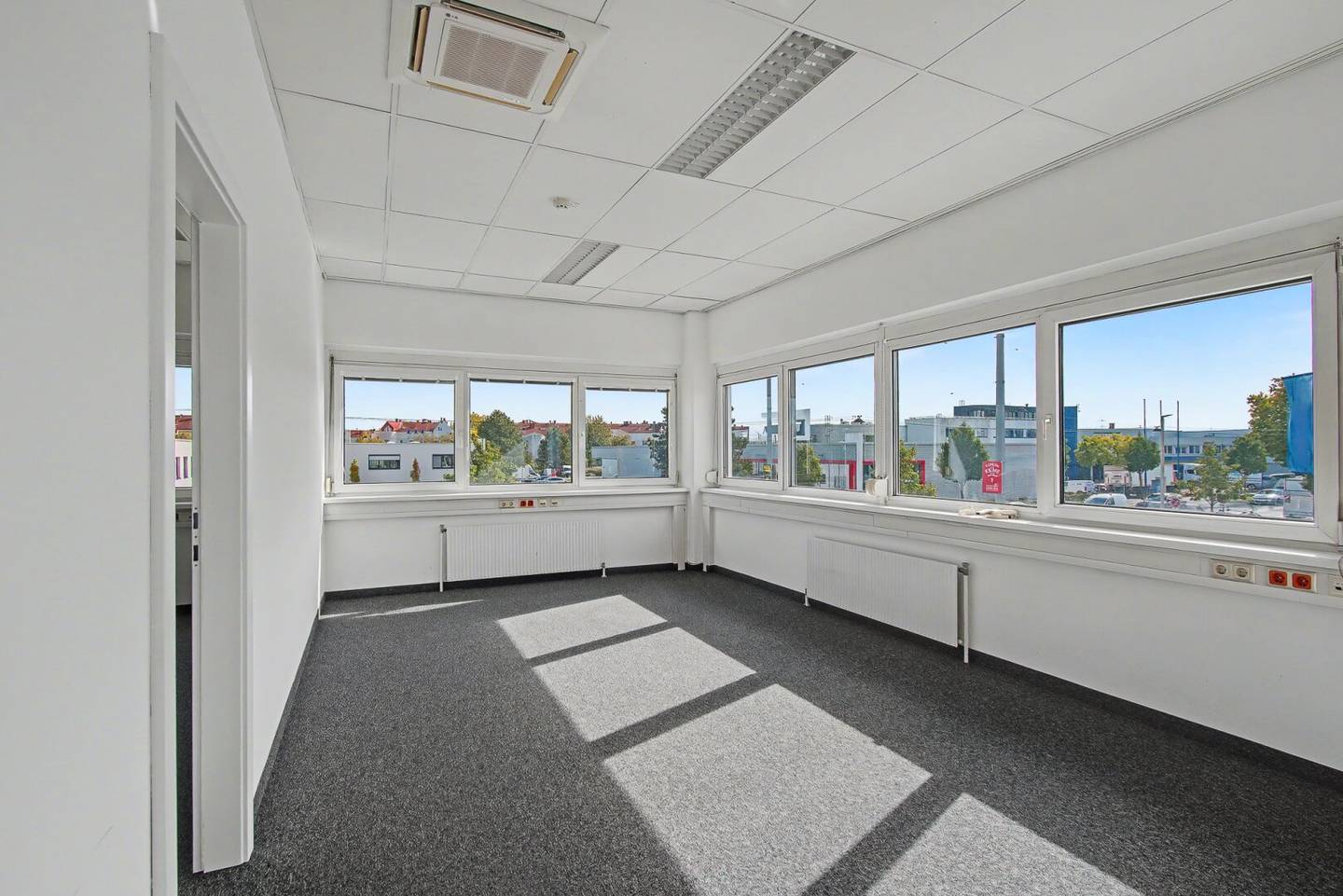 Spacious Warehouse Space Vienna 1230