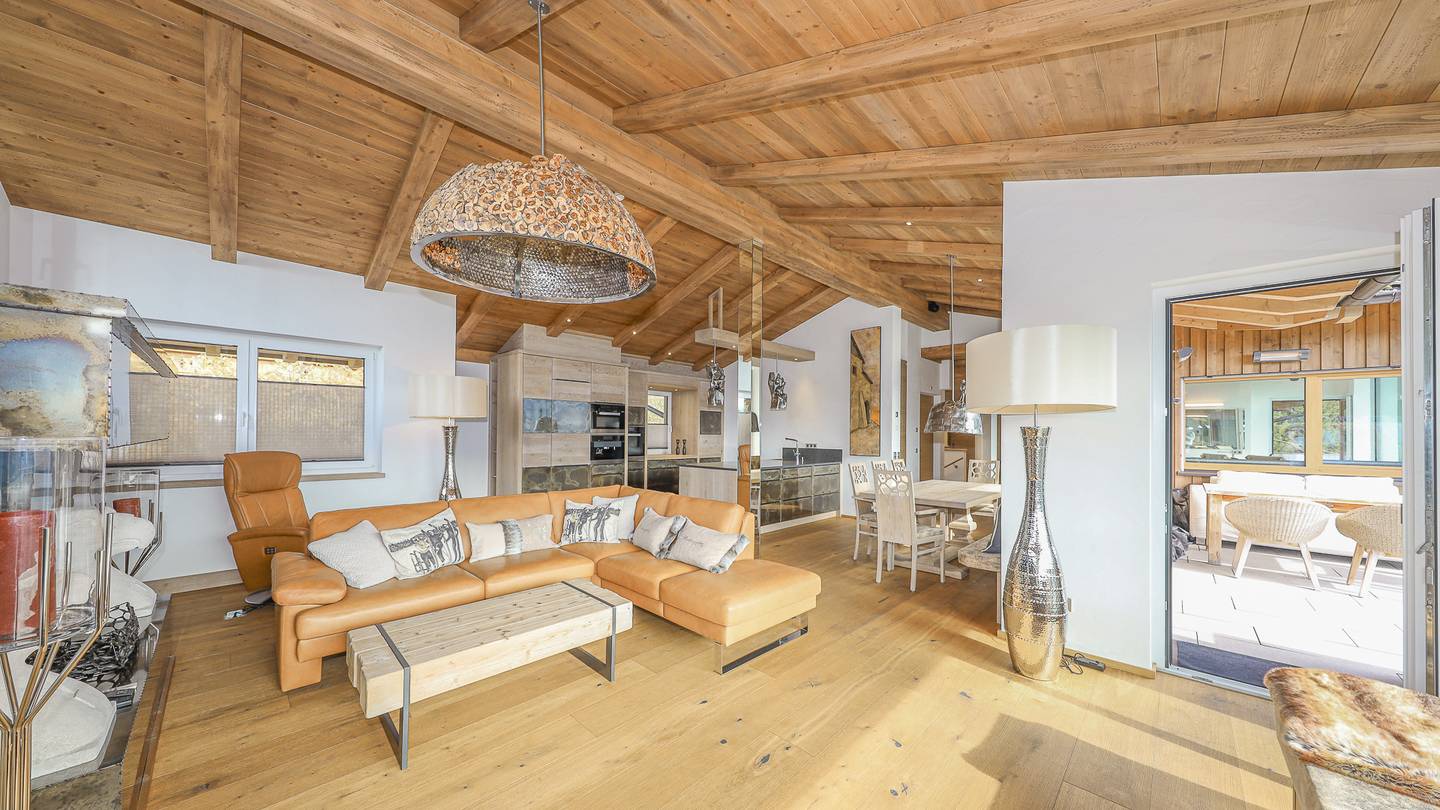 Penthouse with panoramic view and roof terrace